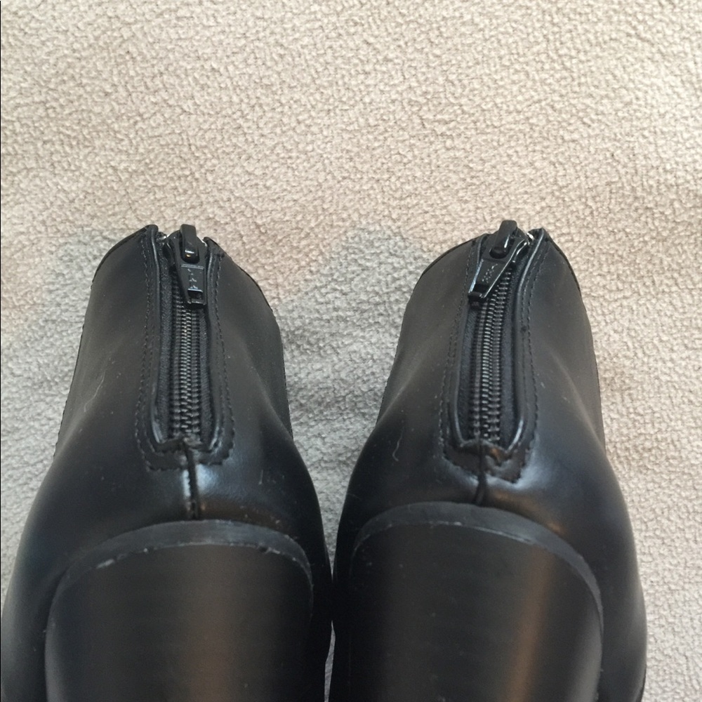 Boots - Picture 6 of 8